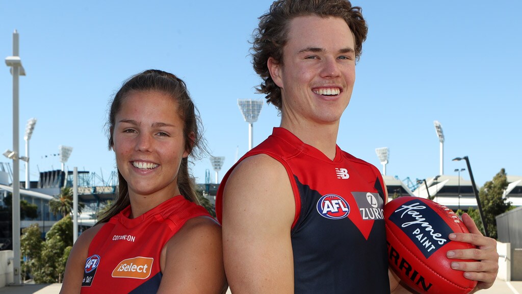 hore_hunt_350.jpg Junior footy foes Kate Hore and Jayden Hunt have renewed acquaintances at Melbourne - AFLW,Melbourne Demons,Kate Hore,Jayden Hunt